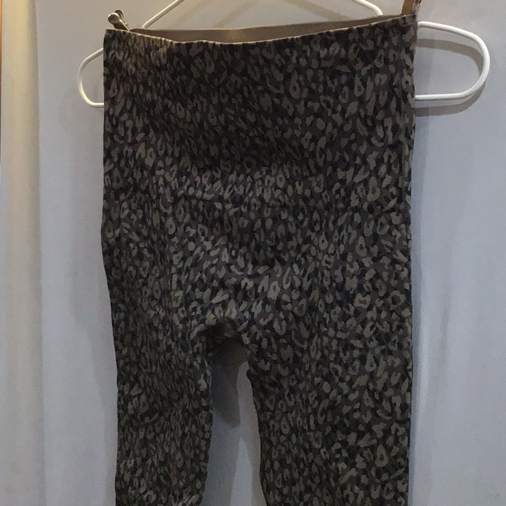 Spanx leopard leggings size m